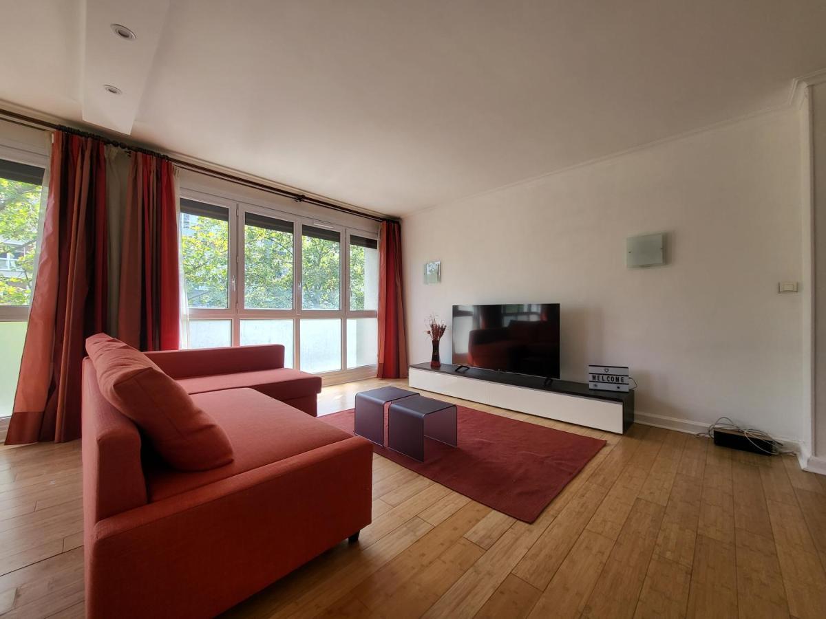 Spacious And Comfortable Apartment - Perfect For Families & Friends - Near Public Transportation Монруж Екстер'єр фото